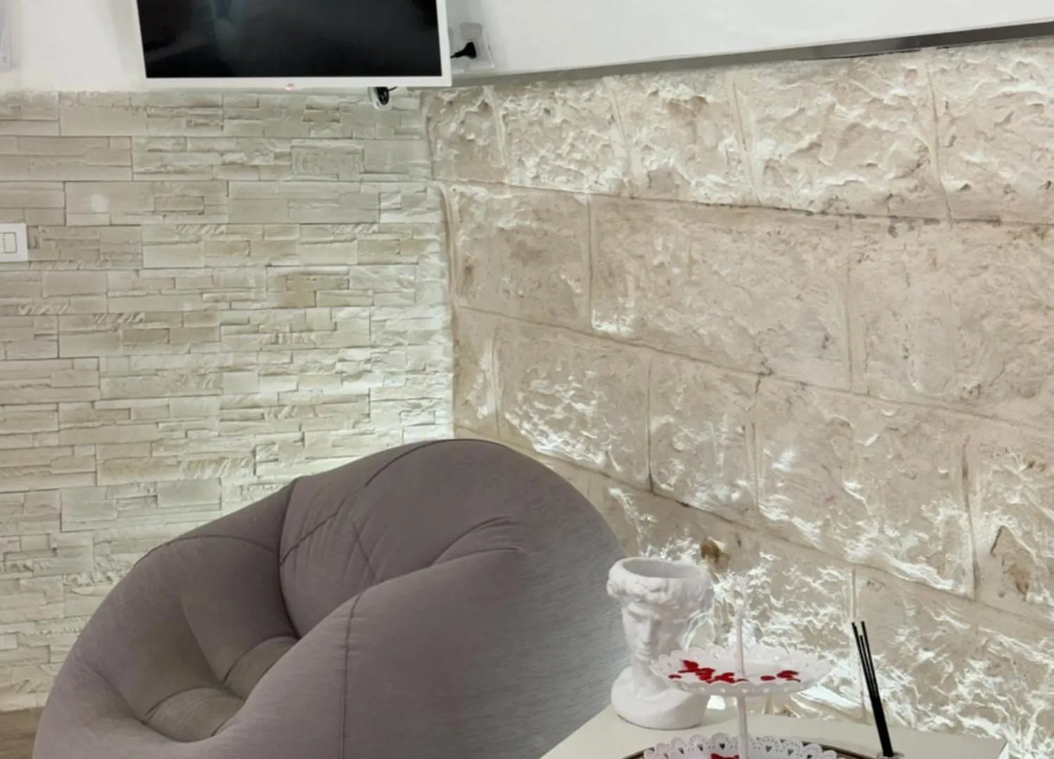 Pietra Viva Room Bari 0*,  Italia